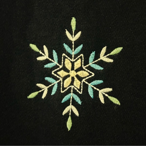 TALBOTS NWT Snowflake Soft Embroidered Nave Winter Sweatshirt Long Sleeve B2 - Picture 4 of 10
